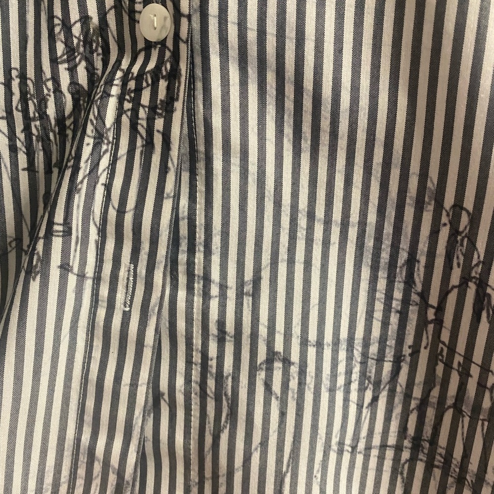 NWOT Terra Sj Apparel button down side pocket printed blouse. - Picture 7 of 7